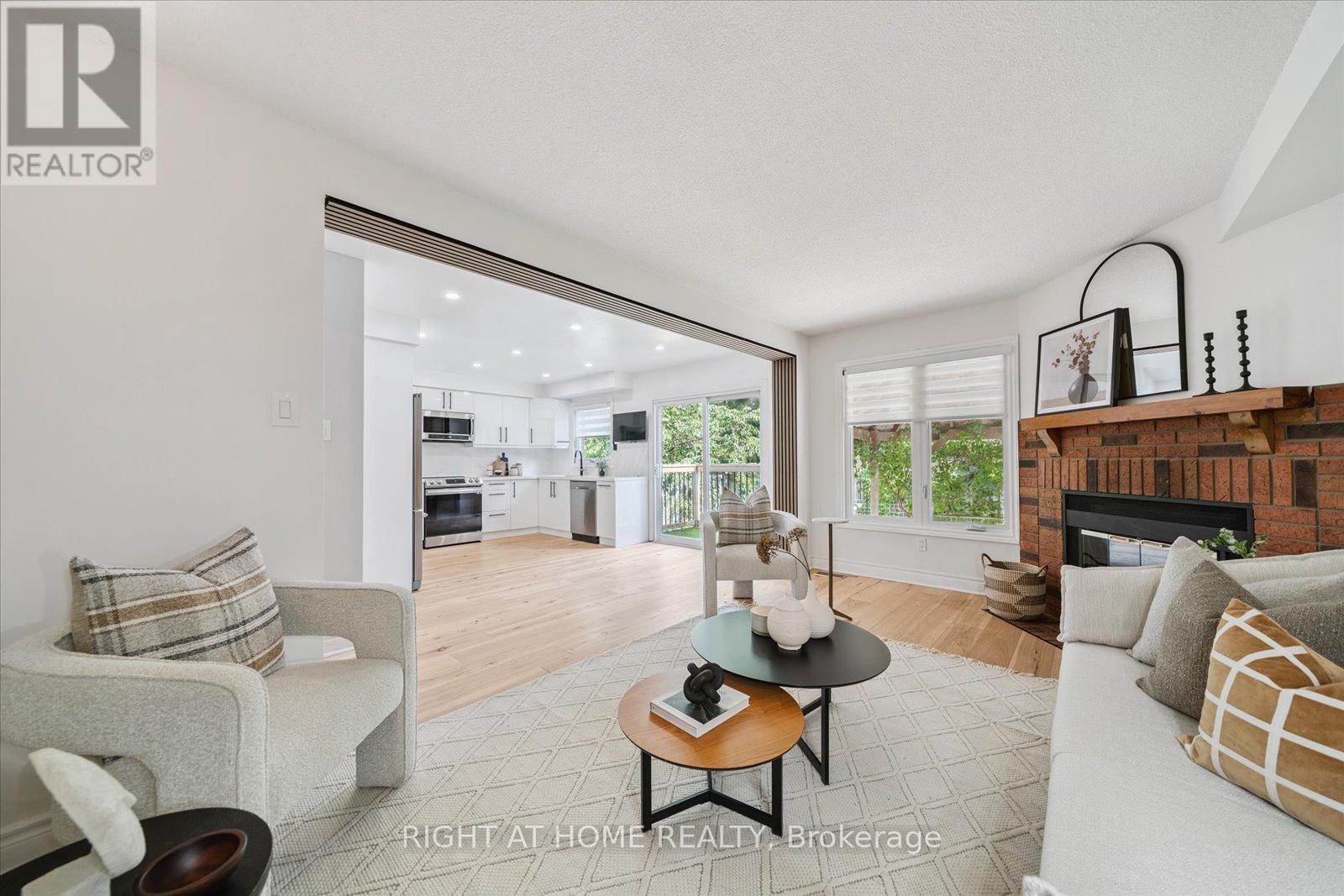Photo 40 of 32 Heaver Drive, Whitby ON