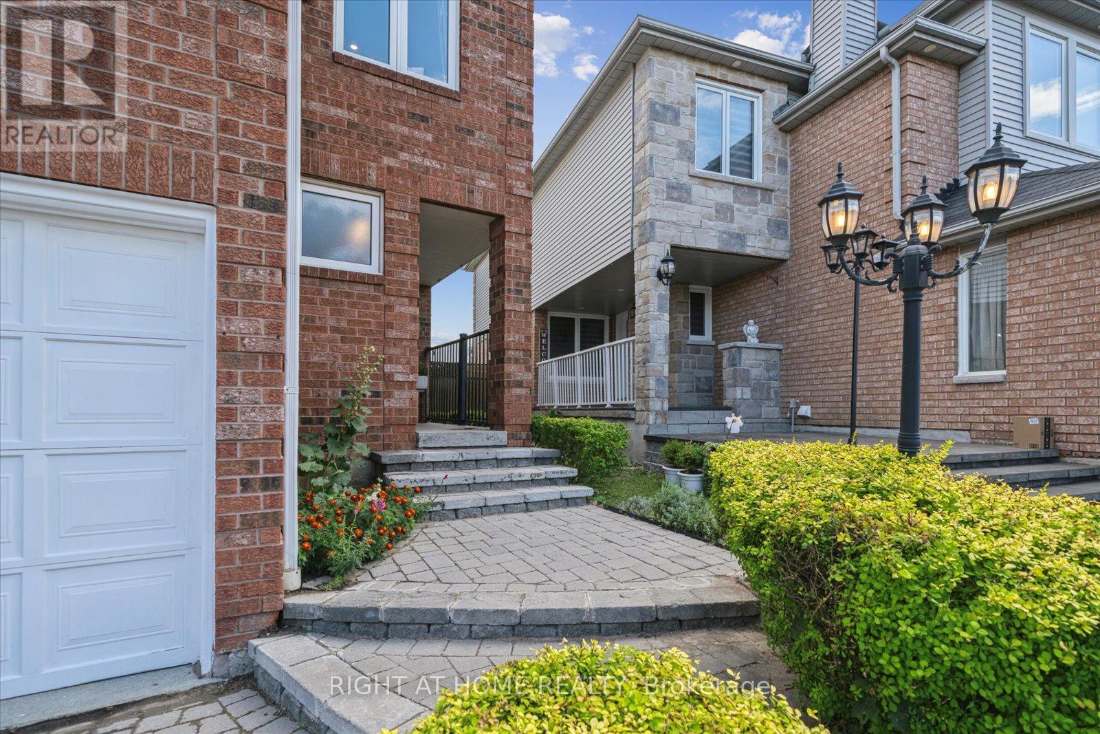 Photo 26 of 32 Heaver Drive, Whitby ON