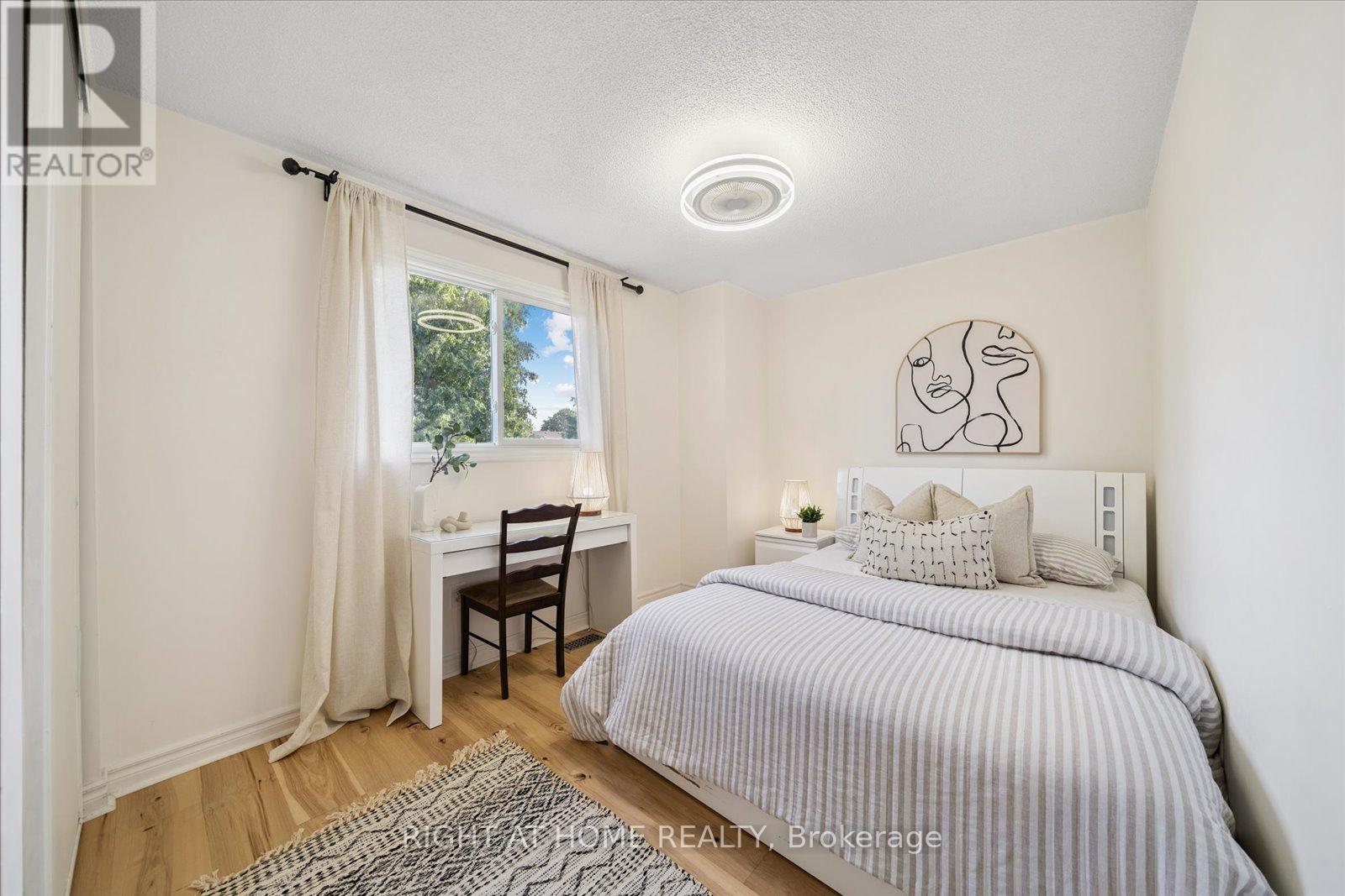 Photo 30 of 32 Heaver Drive, Whitby ON