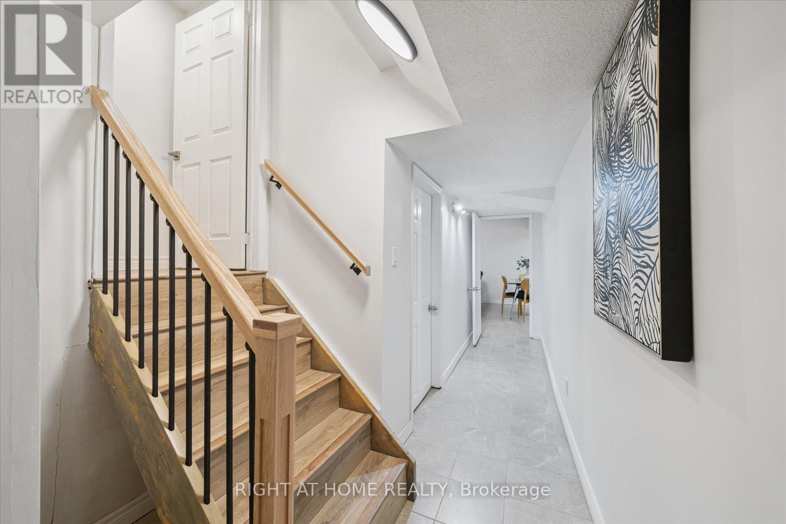 Photo 35 of 32 Heaver Drive, Whitby ON