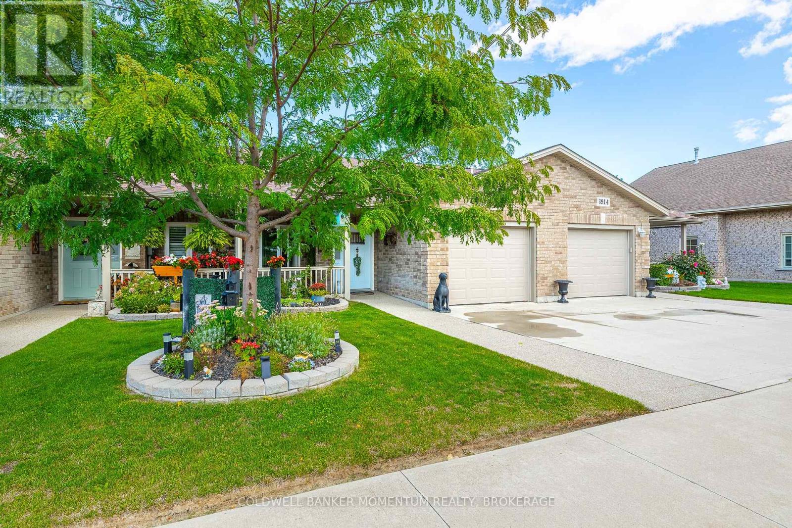 Photo 11 of 3916 Trillium Circle, Lincoln ON