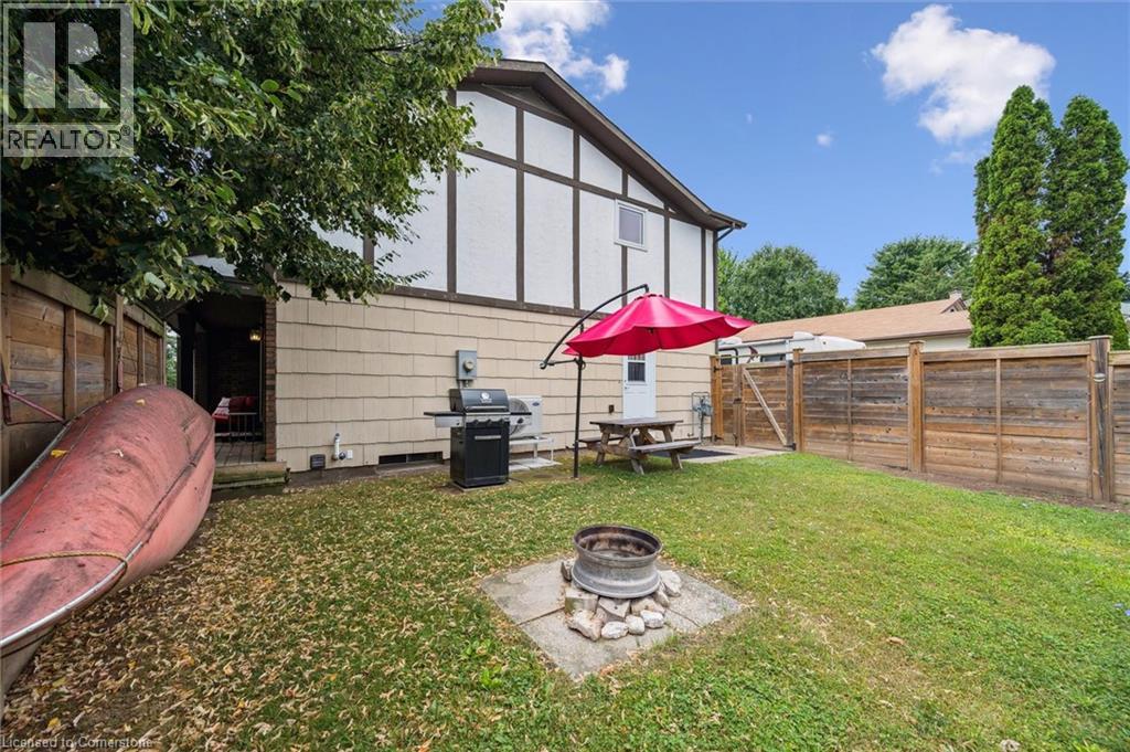 Photo 15 of 118 Glamis Road, Cambridge ON