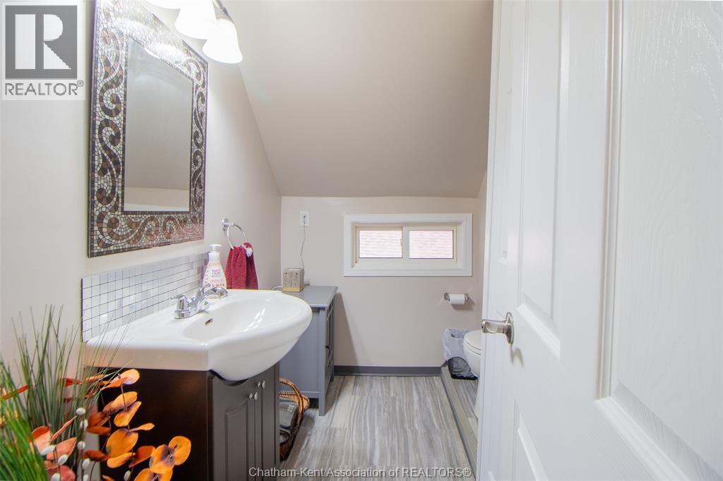 Photo 3 of 206 Adelaide Street South, Chatham ON