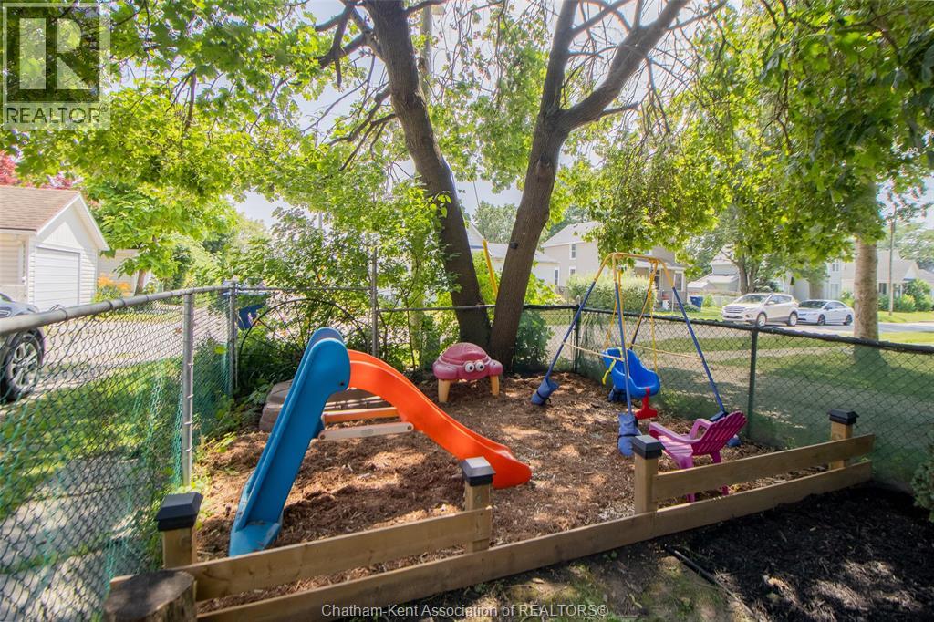 Photo 19 of 206 Adelaide Street South, Chatham ON