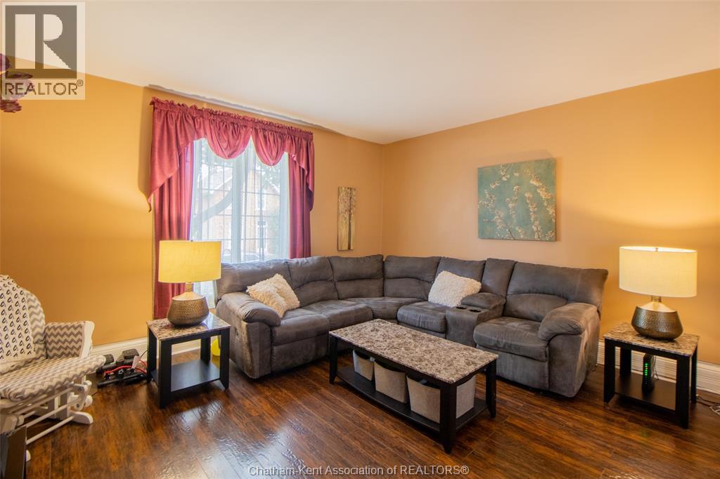 Photo 34 of 206 Adelaide Street South, Chatham ON