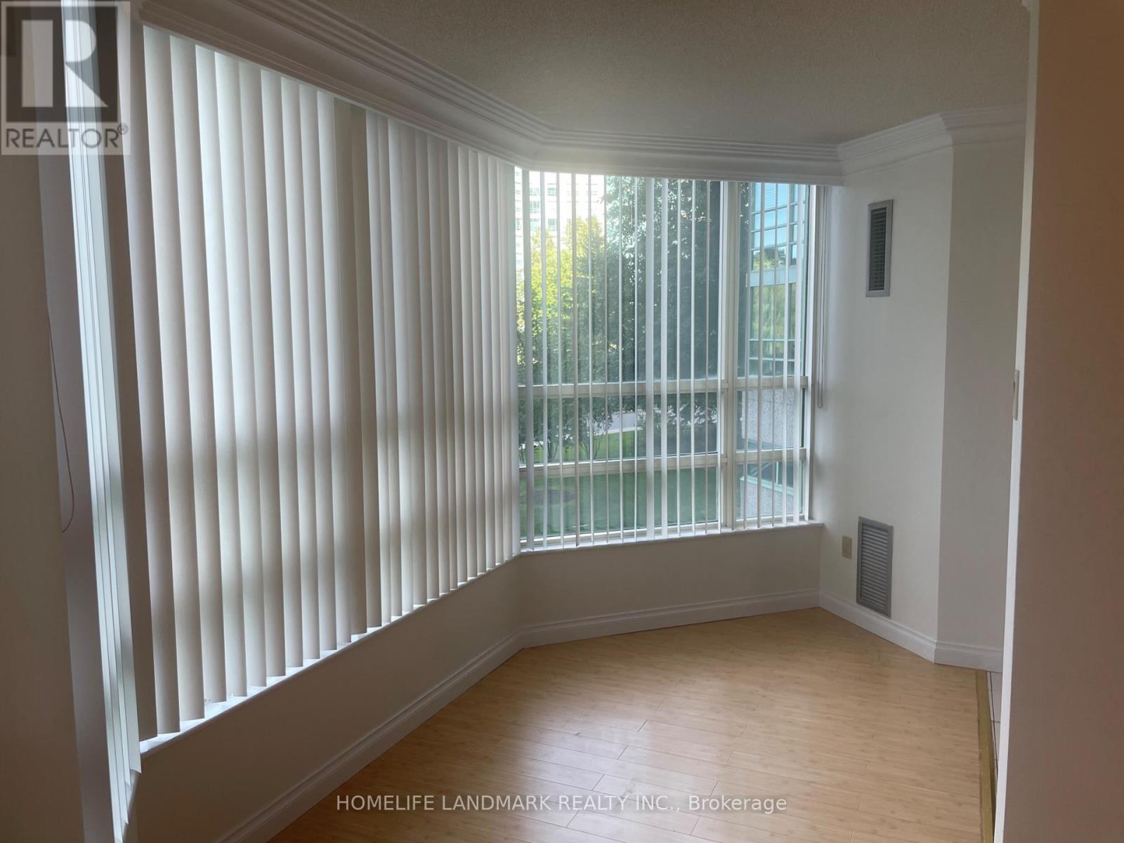 Photo 12 of 209 7805 Bayview Avenue, Markham ON