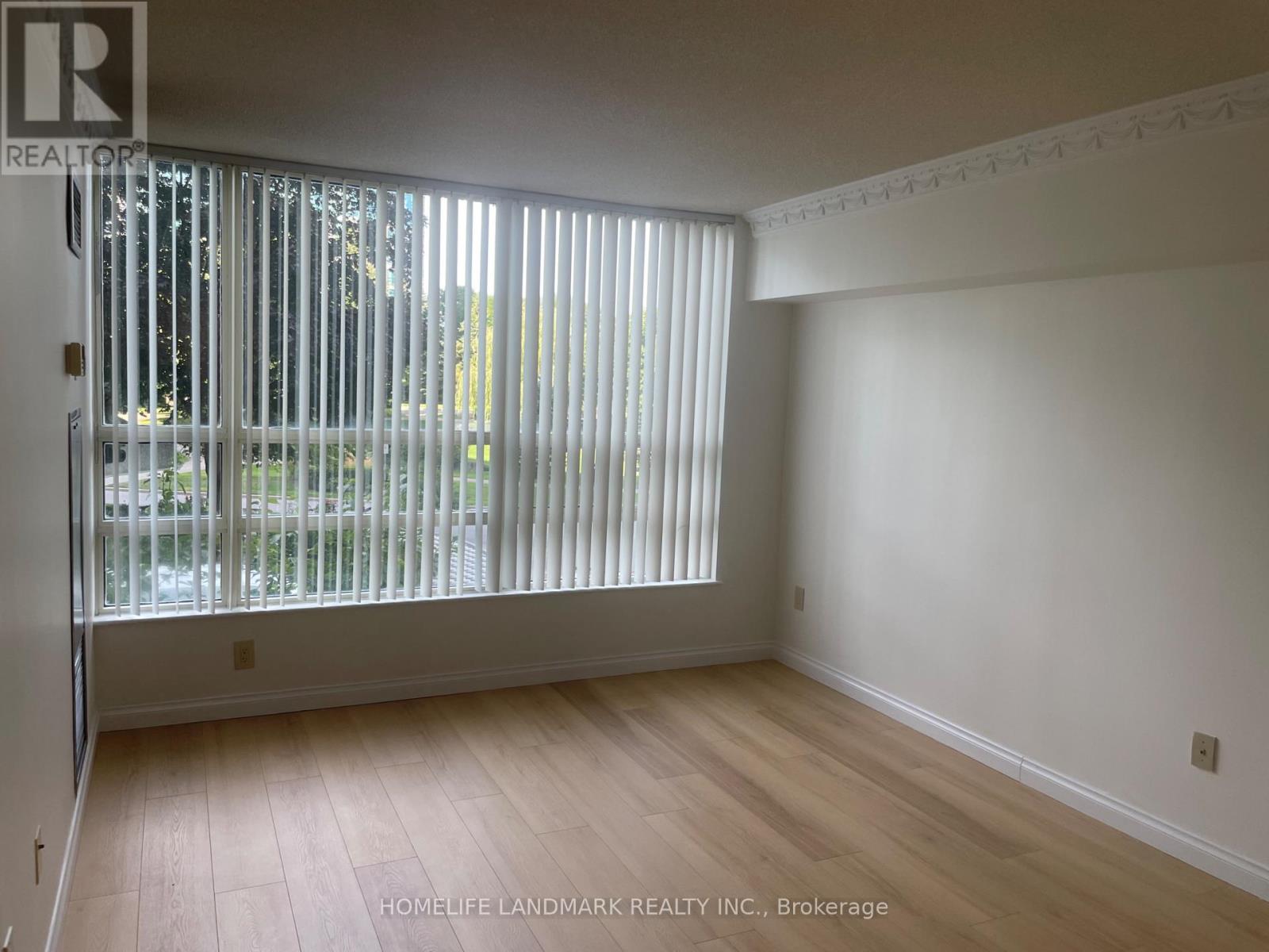 Photo 10 of 209 7805 Bayview Avenue, Markham ON