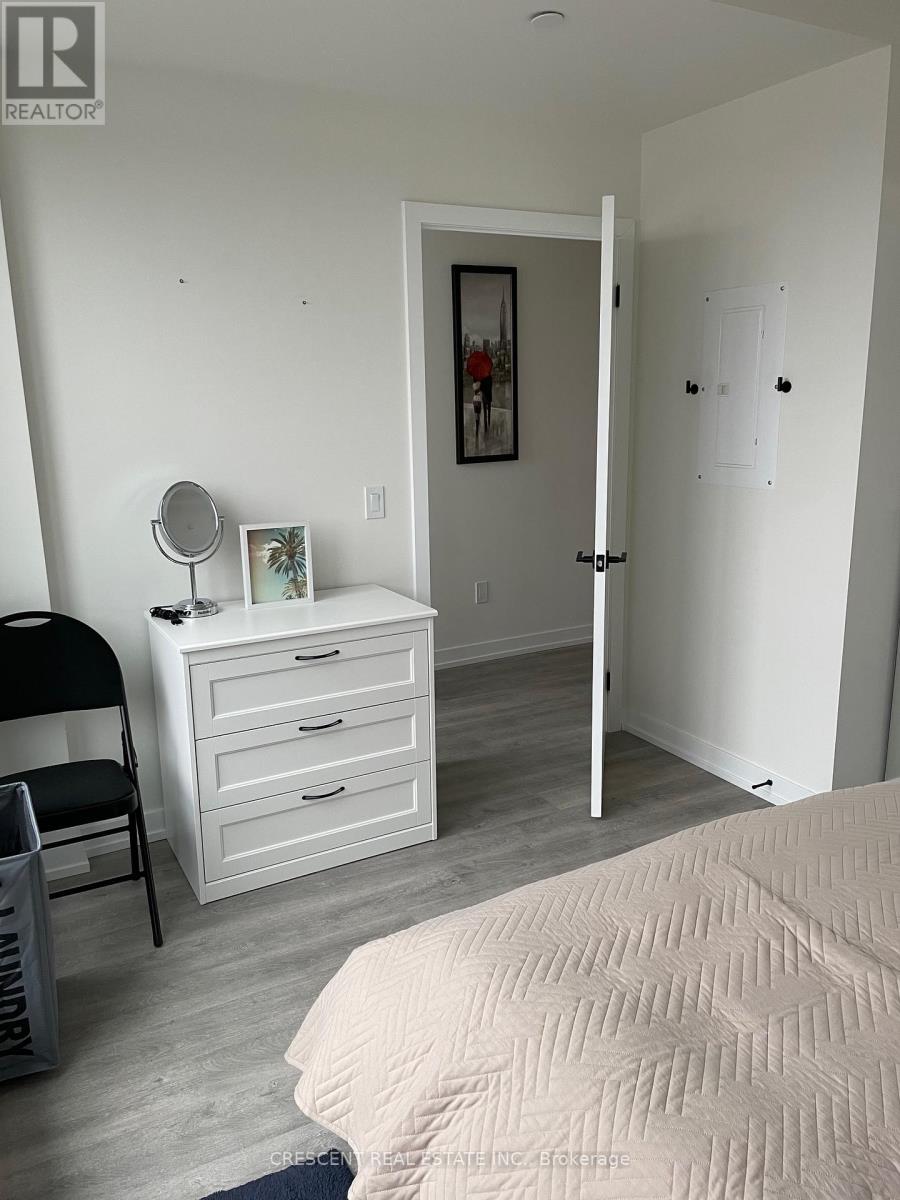 Photo 9 of 527 2300 St Clair Avenue W, Toronto ON