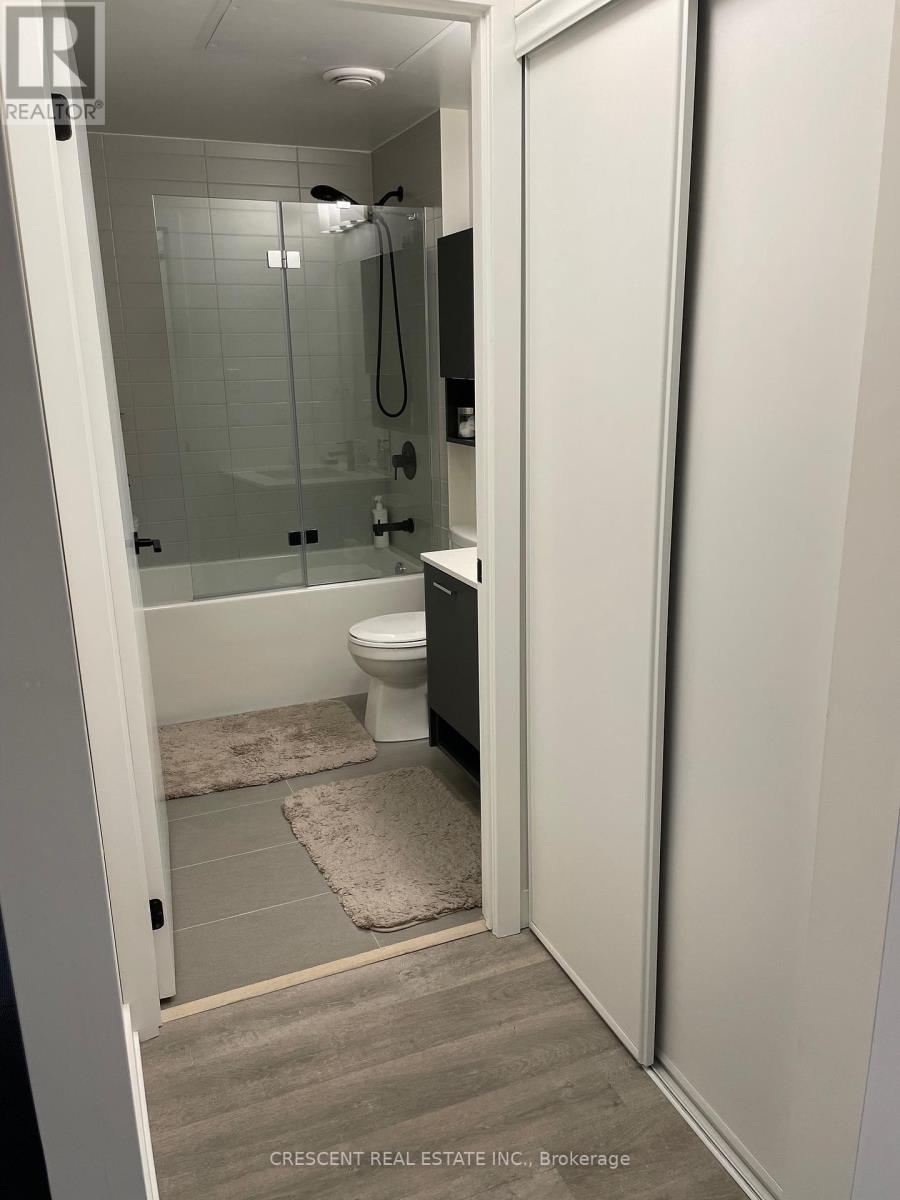 Photo 15 of 527 2300 St Clair Avenue W, Toronto ON