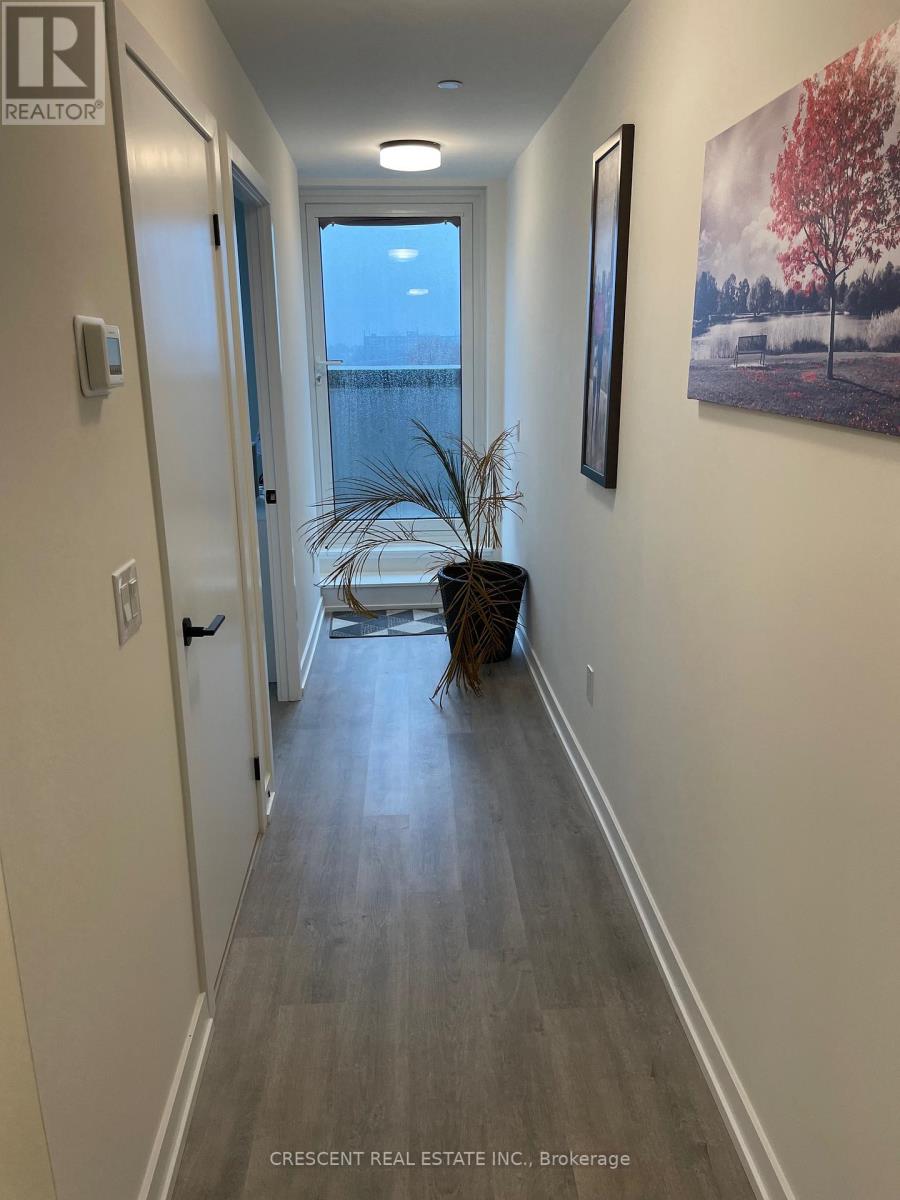 Photo 13 of 527 2300 St Clair Avenue W, Toronto ON