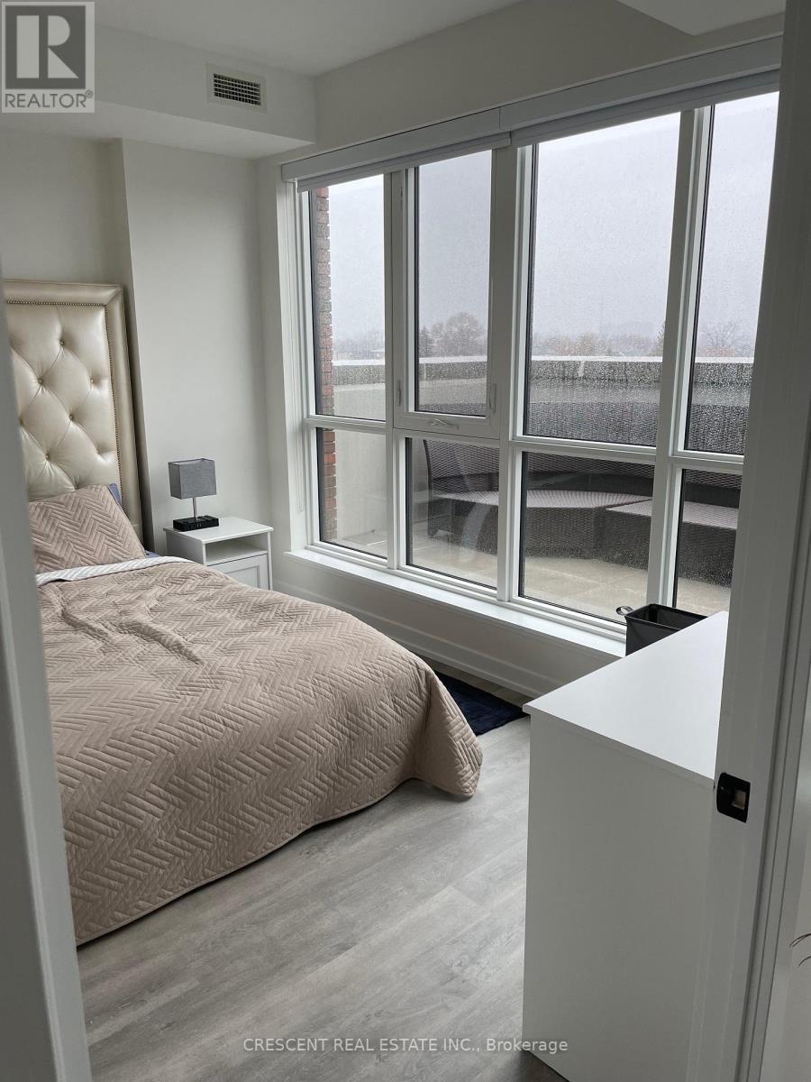 Photo 7 of 527 2300 St Clair Avenue W, Toronto ON