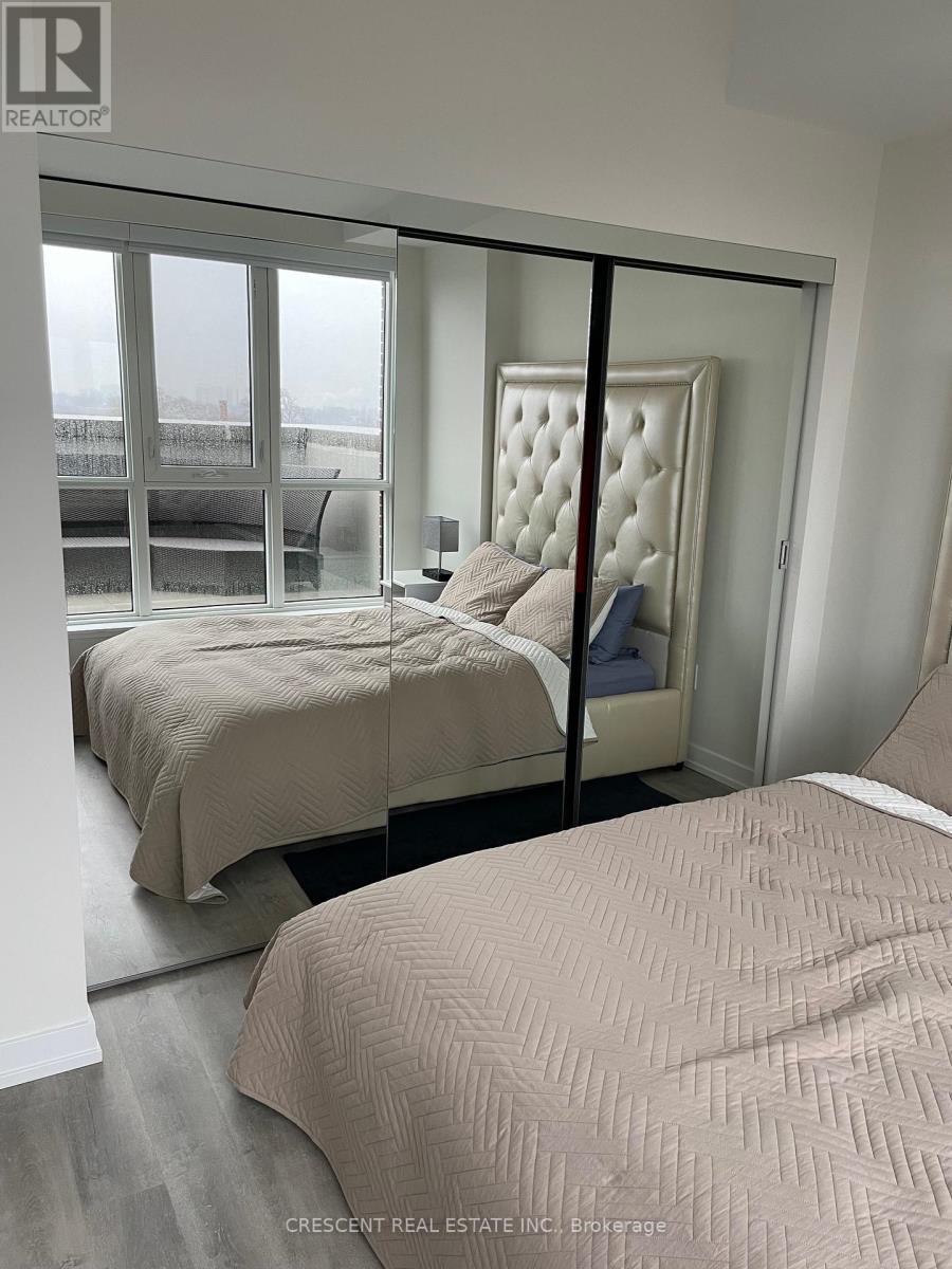Photo 12 of 527 2300 St Clair Avenue W, Toronto ON