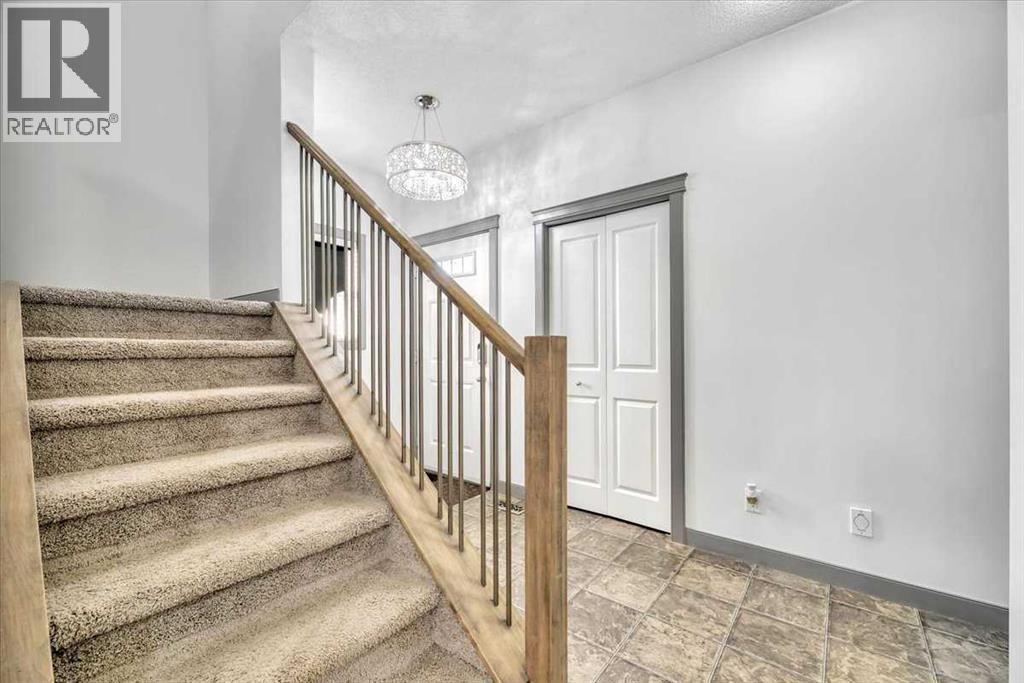 Photo 10 of 156 New Brighton Lane Se, Calgary AB