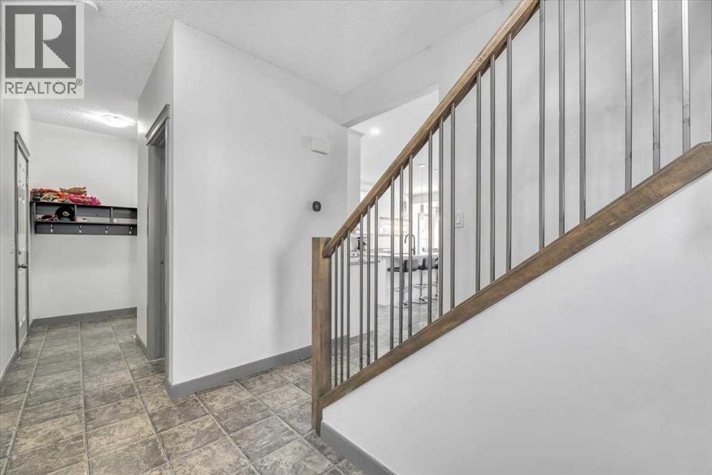 Photo 11 of 156 New Brighton Lane Se, Calgary AB