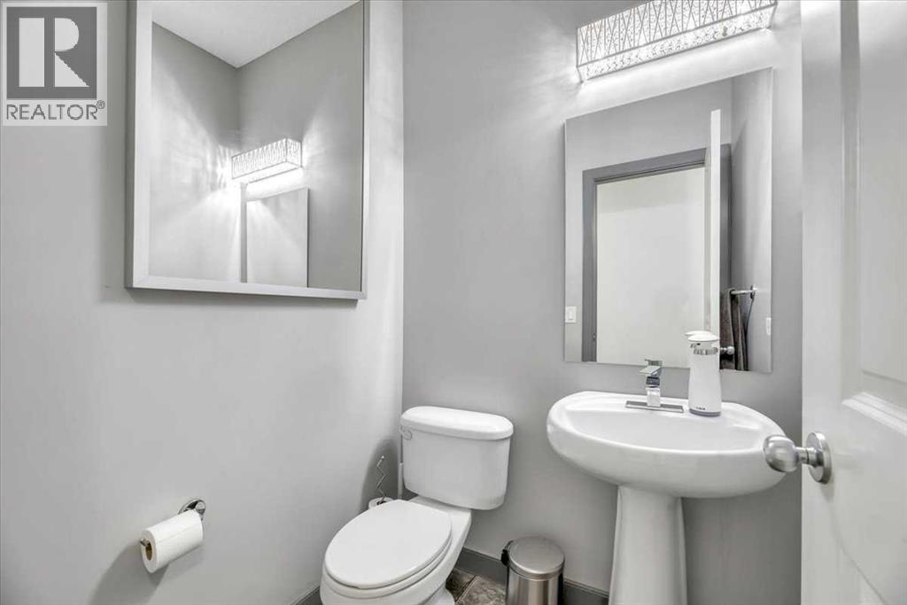 Photo 12 of 156 New Brighton Lane Se, Calgary AB