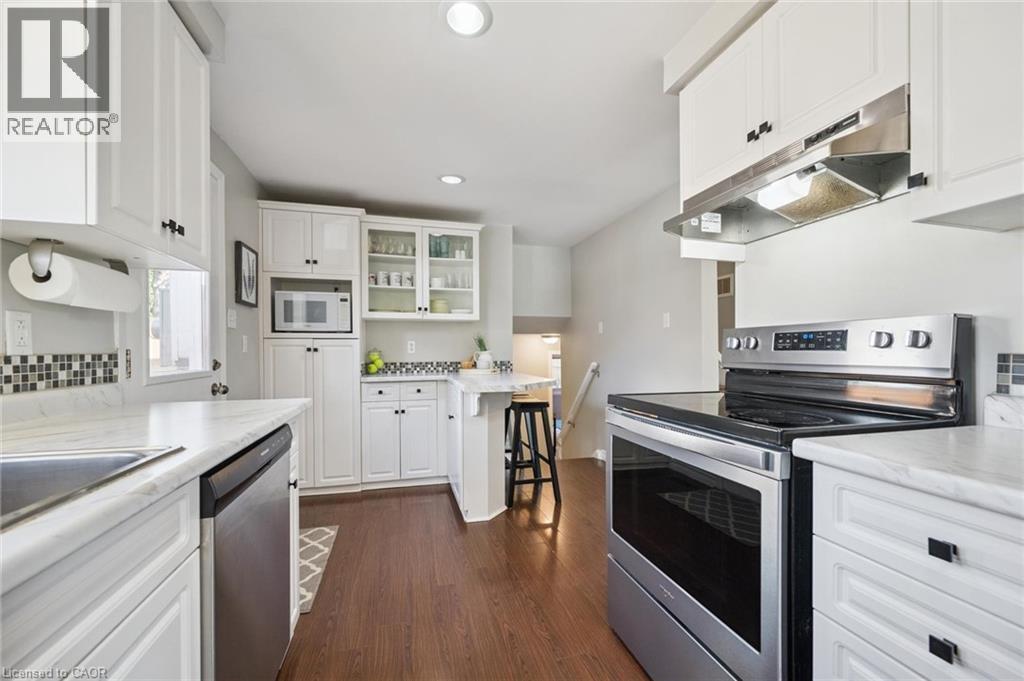 Photo 2 of 94 Markwood Drive, Kitchener ON