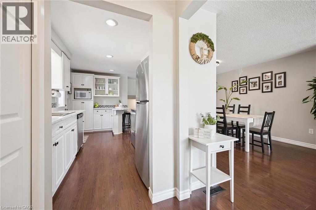 Photo 17 of 94 Markwood Drive, Kitchener ON