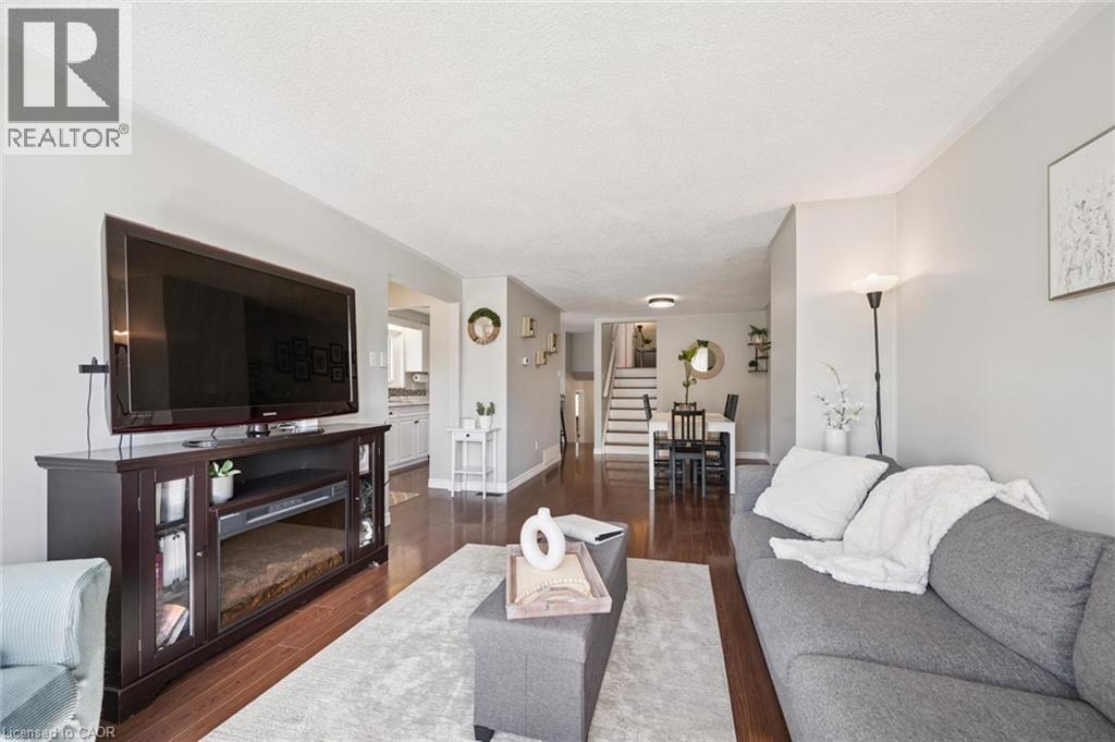 Photo 14 of 94 Markwood Drive, Kitchener ON