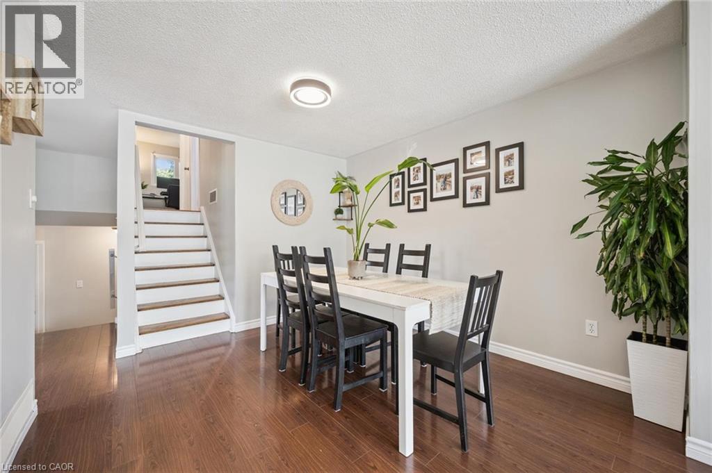 Photo 33 of 94 Markwood Drive, Kitchener ON