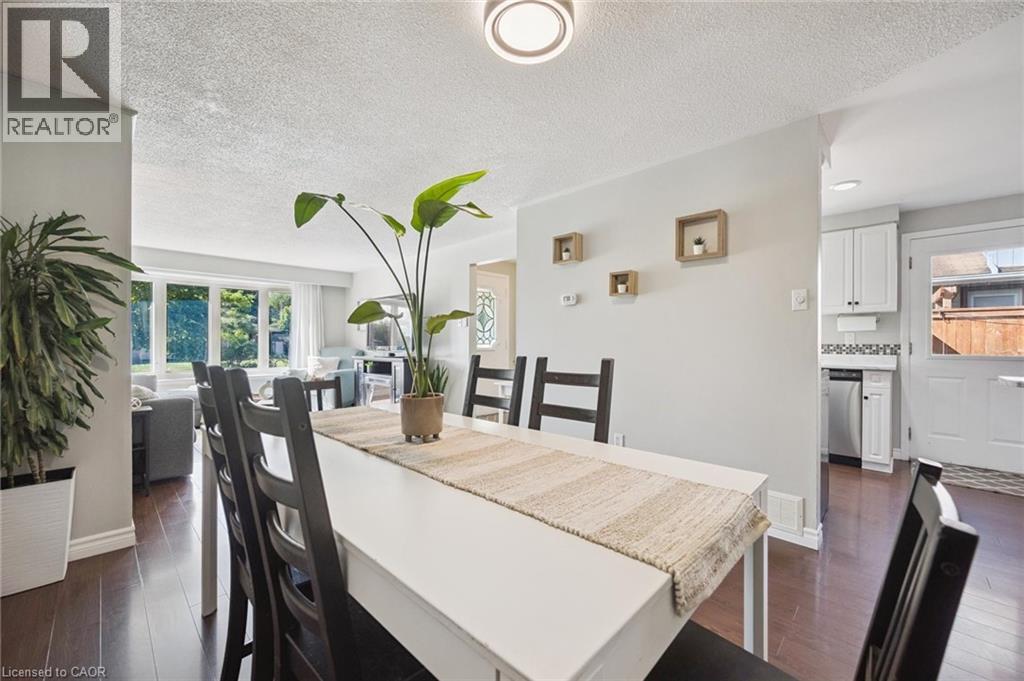 Photo 16 of 94 Markwood Drive, Kitchener ON