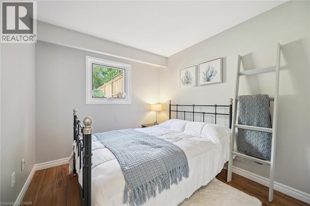 Photo 18 of 94 Markwood Drive, Kitchener ON