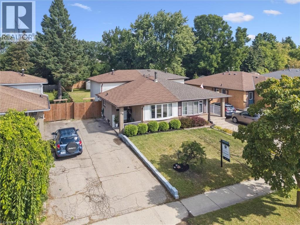 Photo 24 of 94 Markwood Drive, Kitchener ON