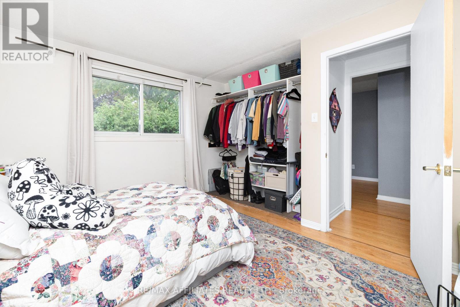Photo 21 of 306 Woodfield Drive, Ottawa ON