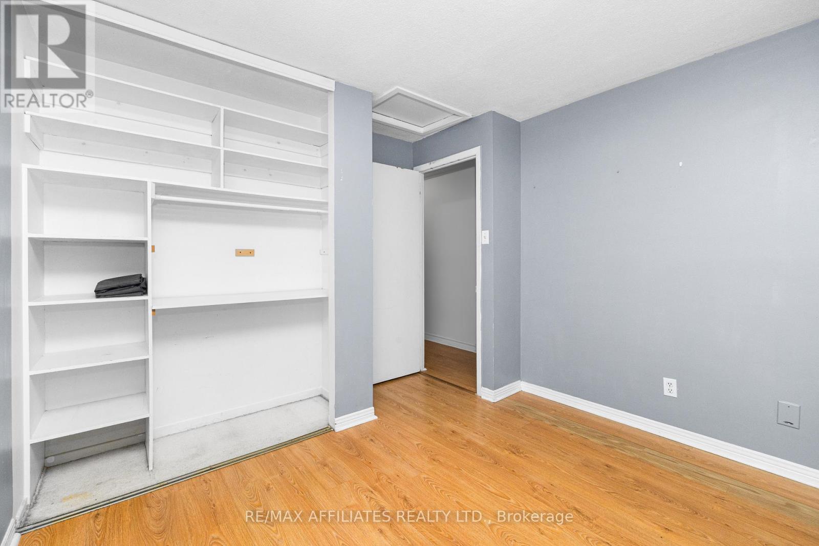 Photo 24 of 306 Woodfield Drive, Ottawa ON
