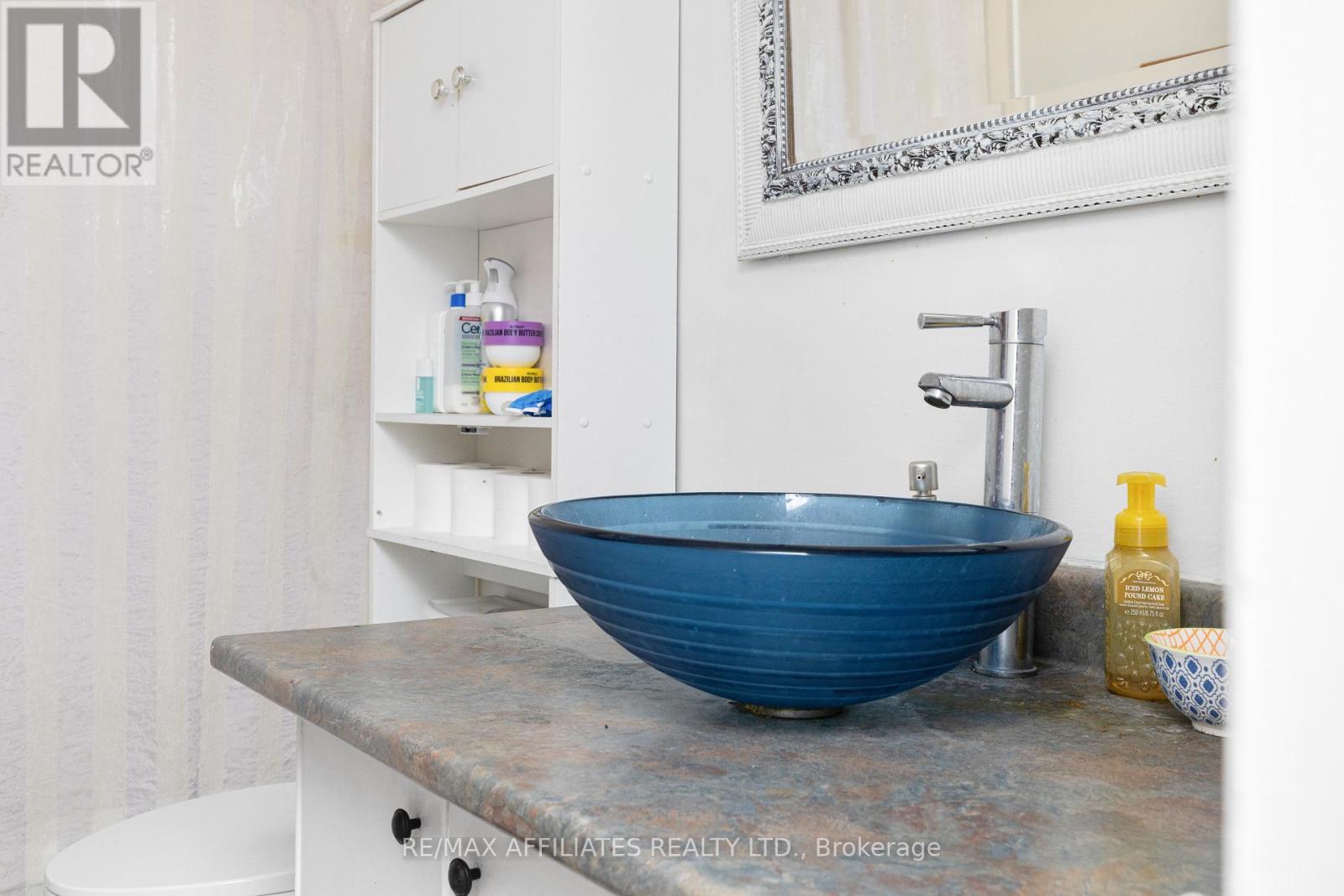 Photo 27 of 306 Woodfield Drive, Ottawa ON