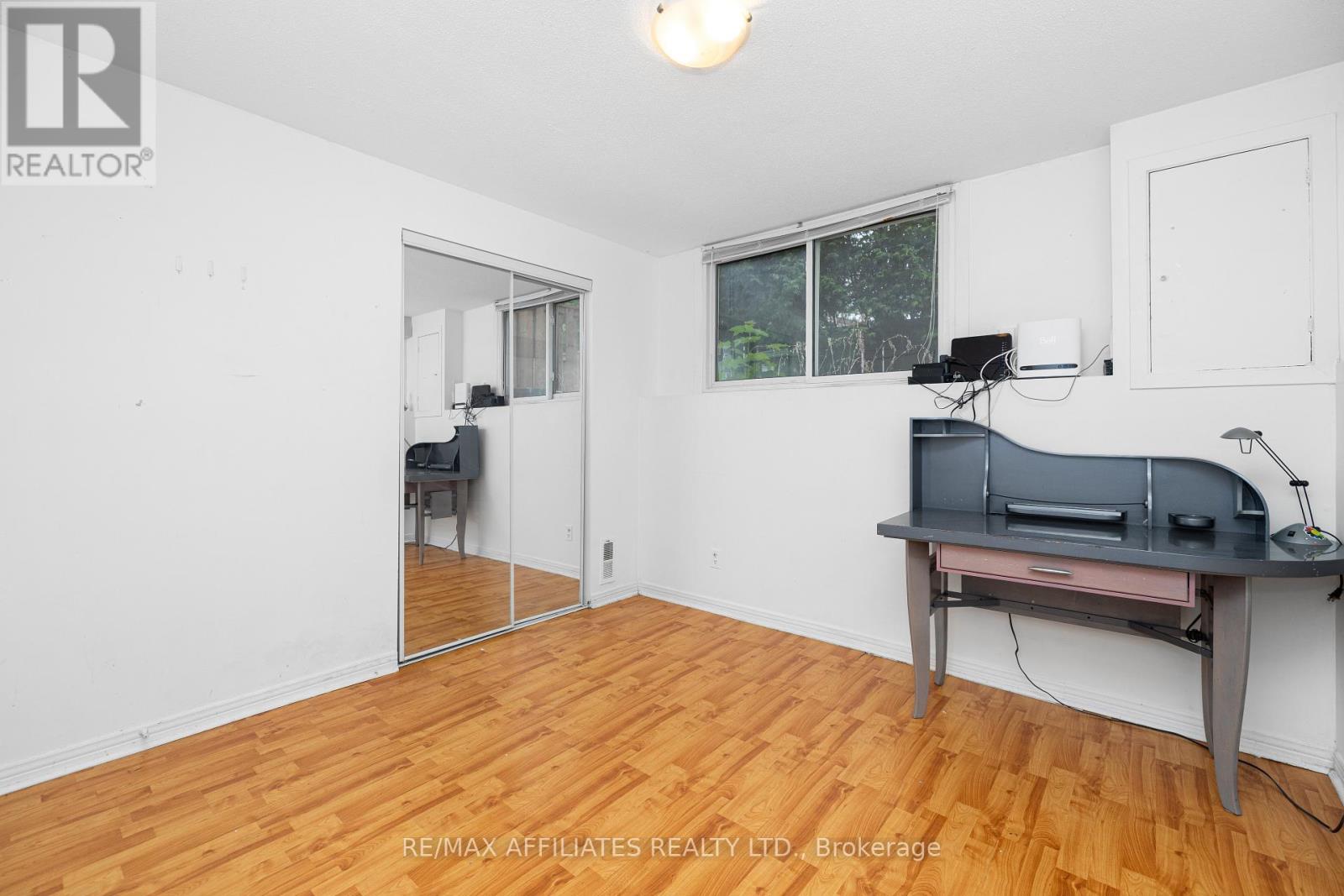 Photo 31 of 306 Woodfield Drive, Ottawa ON