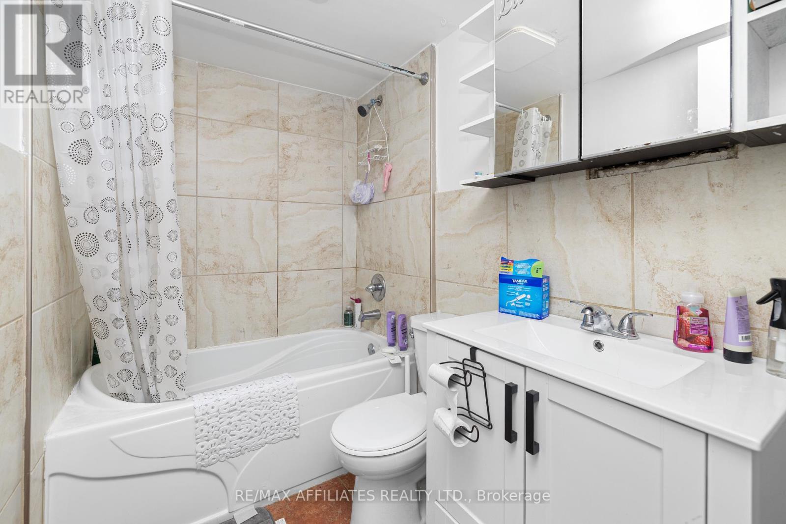 Photo 32 of 306 Woodfield Drive, Ottawa ON