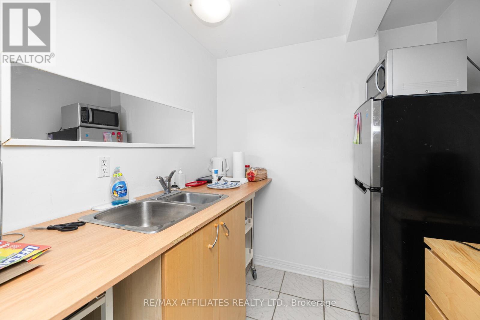 Photo 33 of 306 Woodfield Drive, Ottawa ON