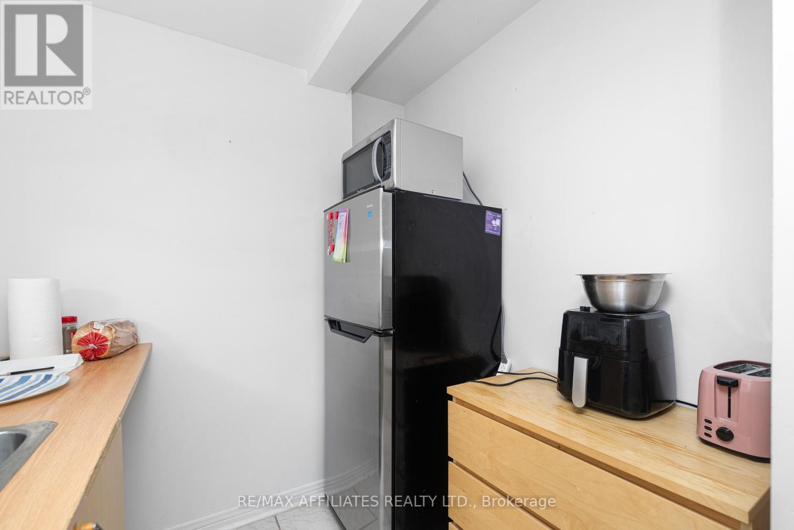Photo 34 of 306 Woodfield Drive, Ottawa ON