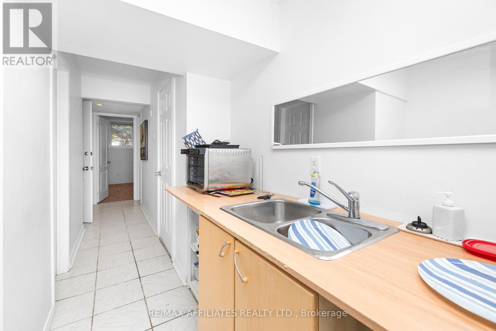 Photo 35 of 306 Woodfield Drive, Ottawa ON