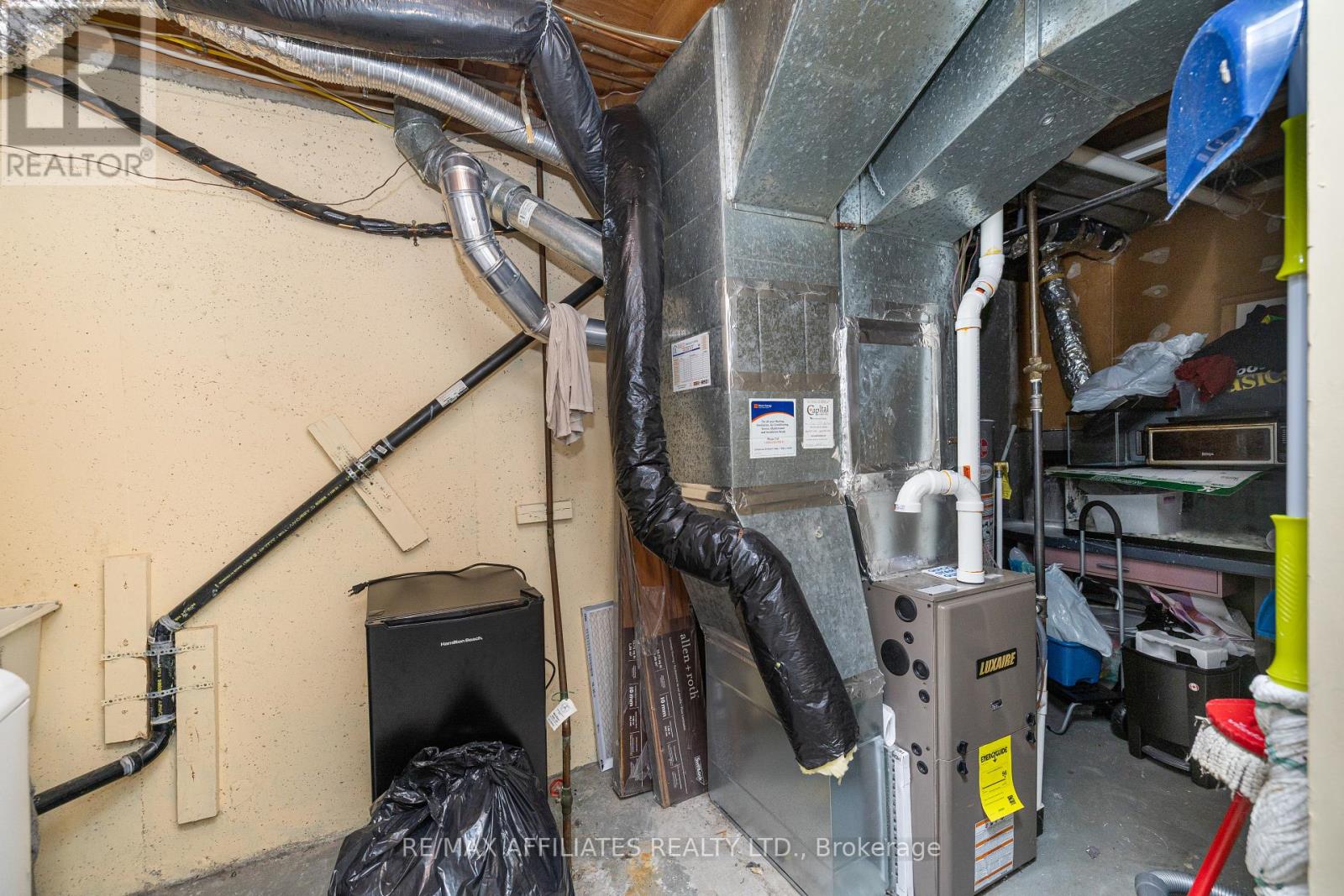 Photo 37 of 306 Woodfield Drive, Ottawa ON