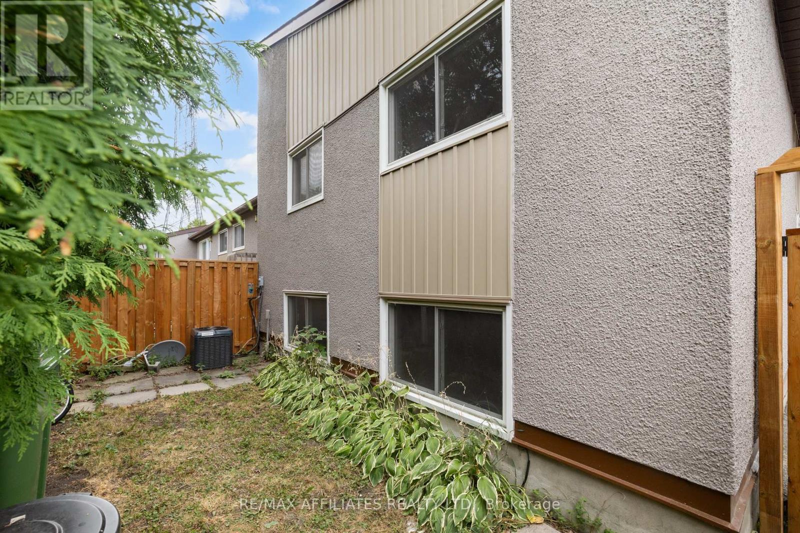 Photo 41 of 306 Woodfield Drive, Ottawa ON