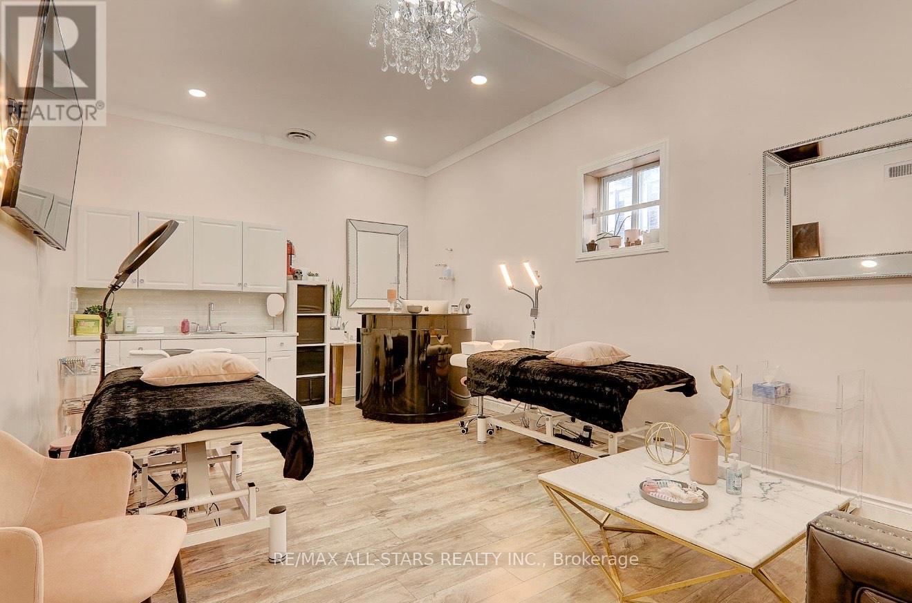 Photo 1 of 101 717 Queen Street E, Toronto ON