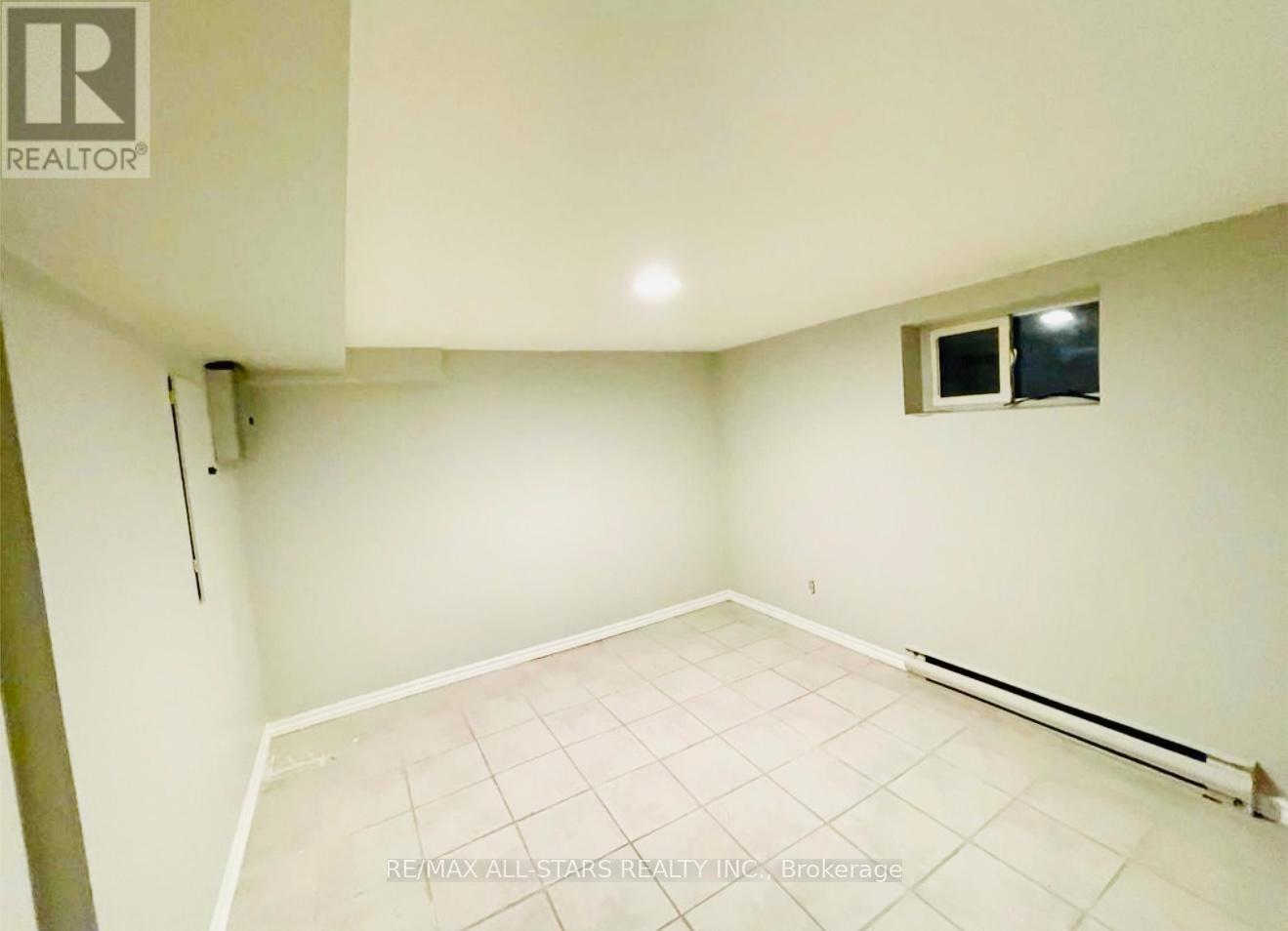 Photo 4 of 1 1918 A Queen Street E, Toronto ON