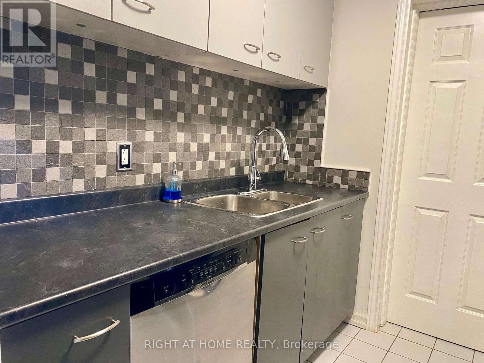 Photo 6 of 414 189 Lake Driveway Way, Ajax ON
