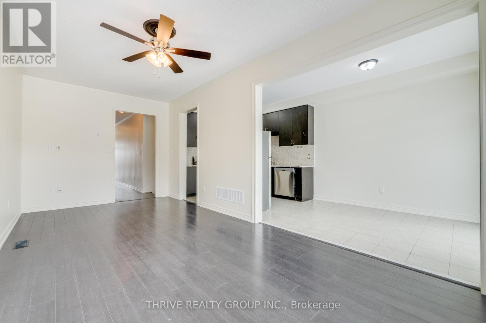 Photo 26 of 5504 Meadowcrest Avenue, Mississauga ON