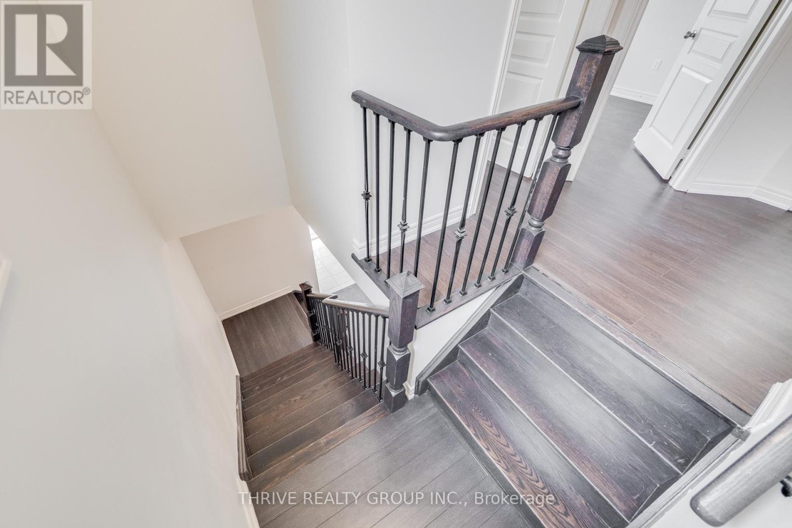 Photo 35 of 5504 Meadowcrest Avenue, Mississauga ON