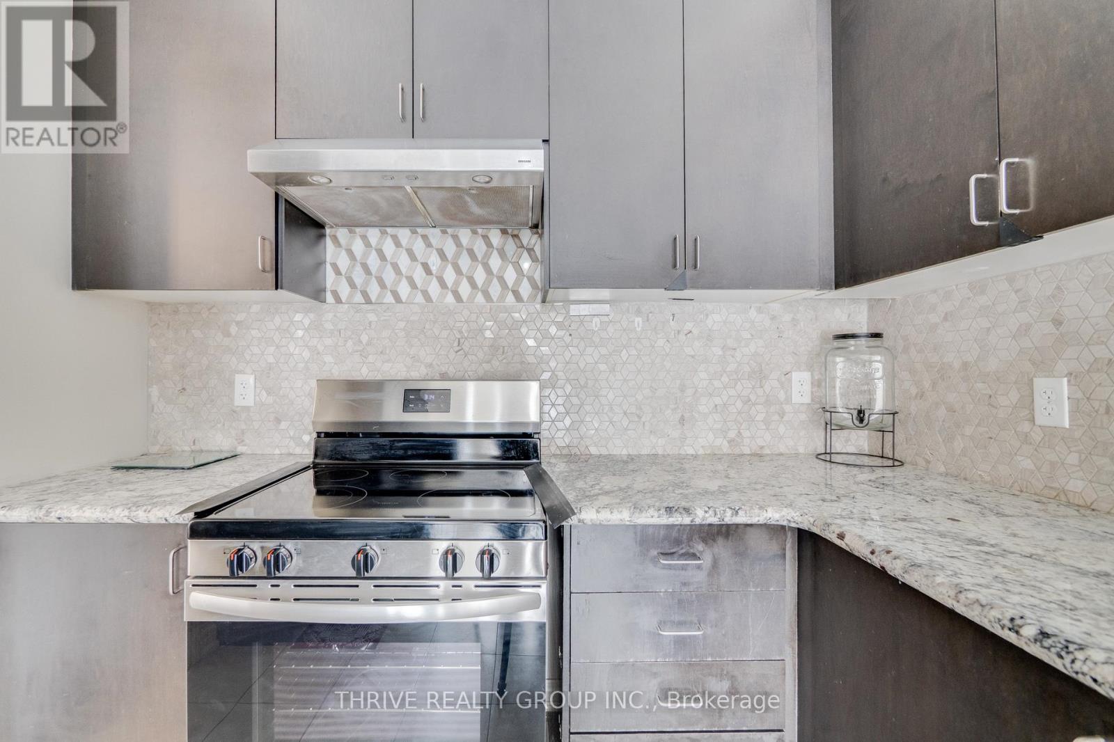 Photo 17 of 5504 Meadowcrest Avenue, Mississauga ON