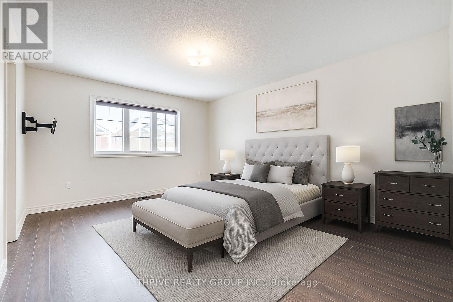 Photo 2 of 5504 Meadowcrest Avenue, Mississauga ON