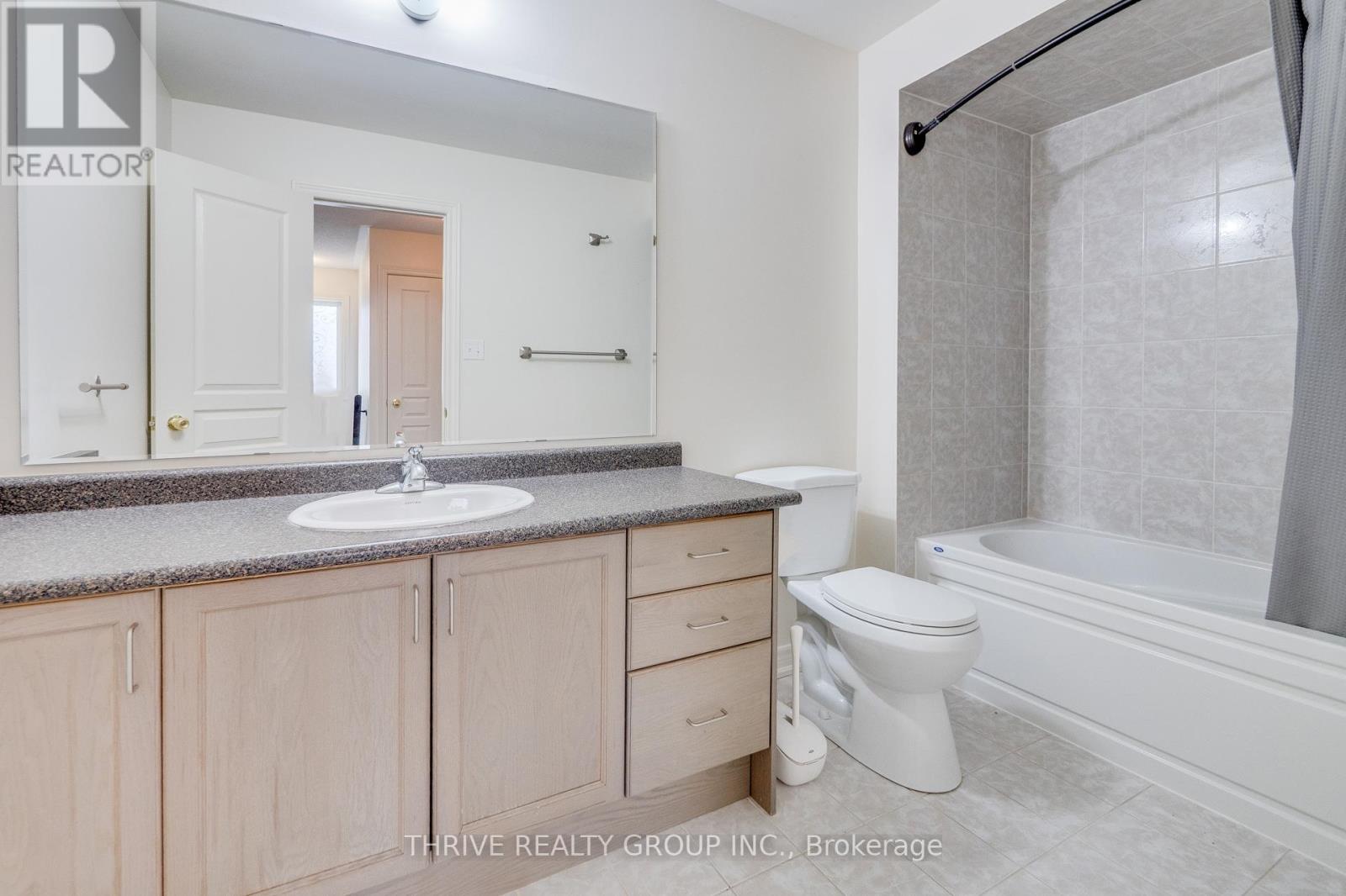 Photo 39 of 5504 Meadowcrest Avenue, Mississauga ON