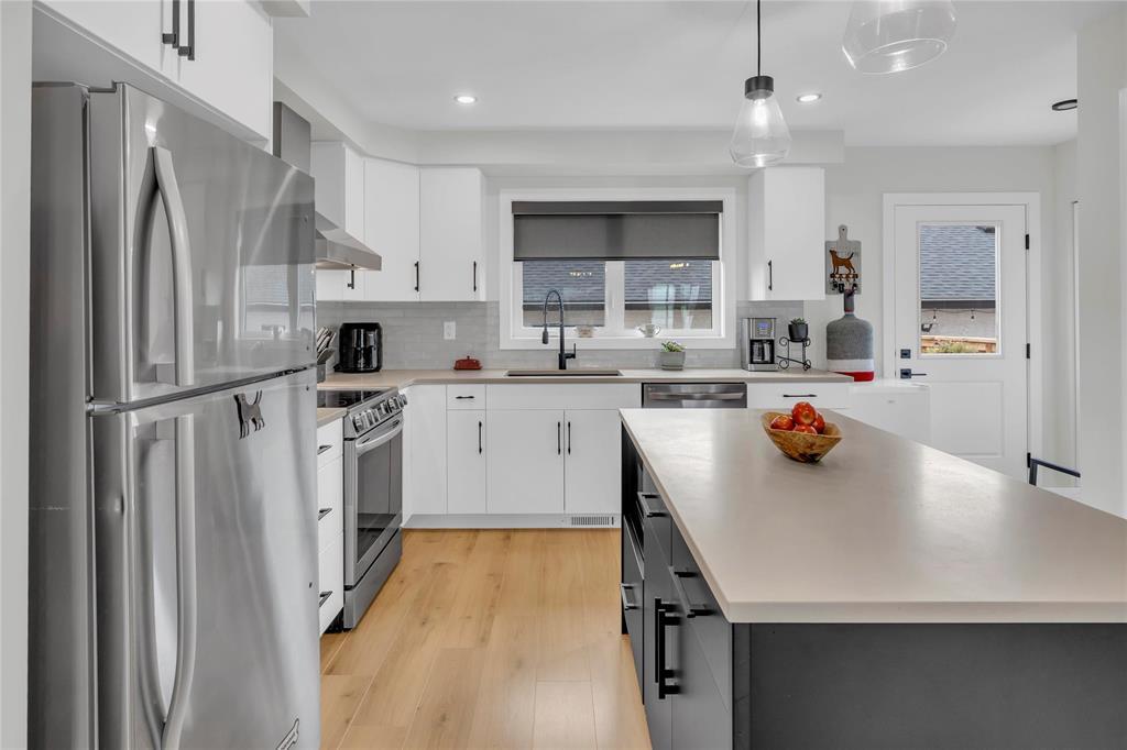 Photo 7 of 44 Witham Road, Winnipeg MB