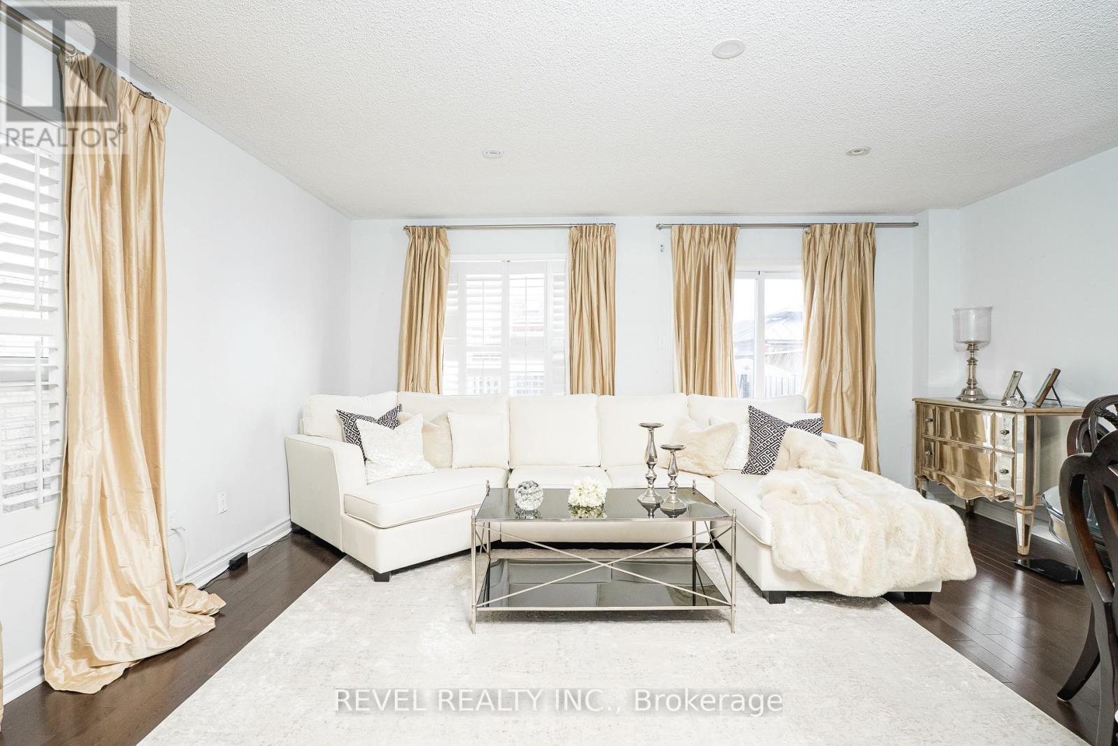 Photo 11 of 97 Cordgrass Crescent, Brampton ON