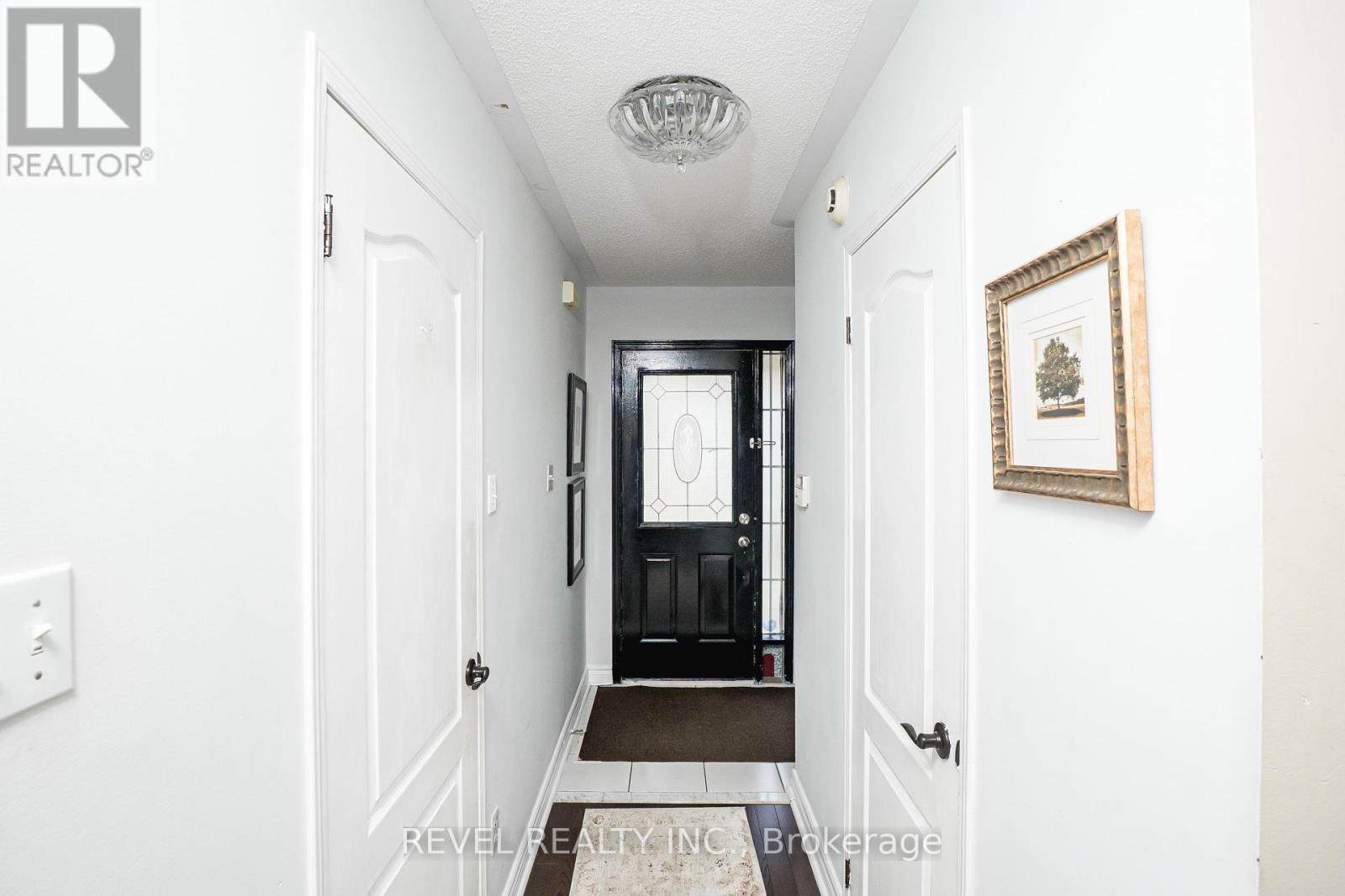 Photo 3 of 97 Cordgrass Crescent, Brampton ON