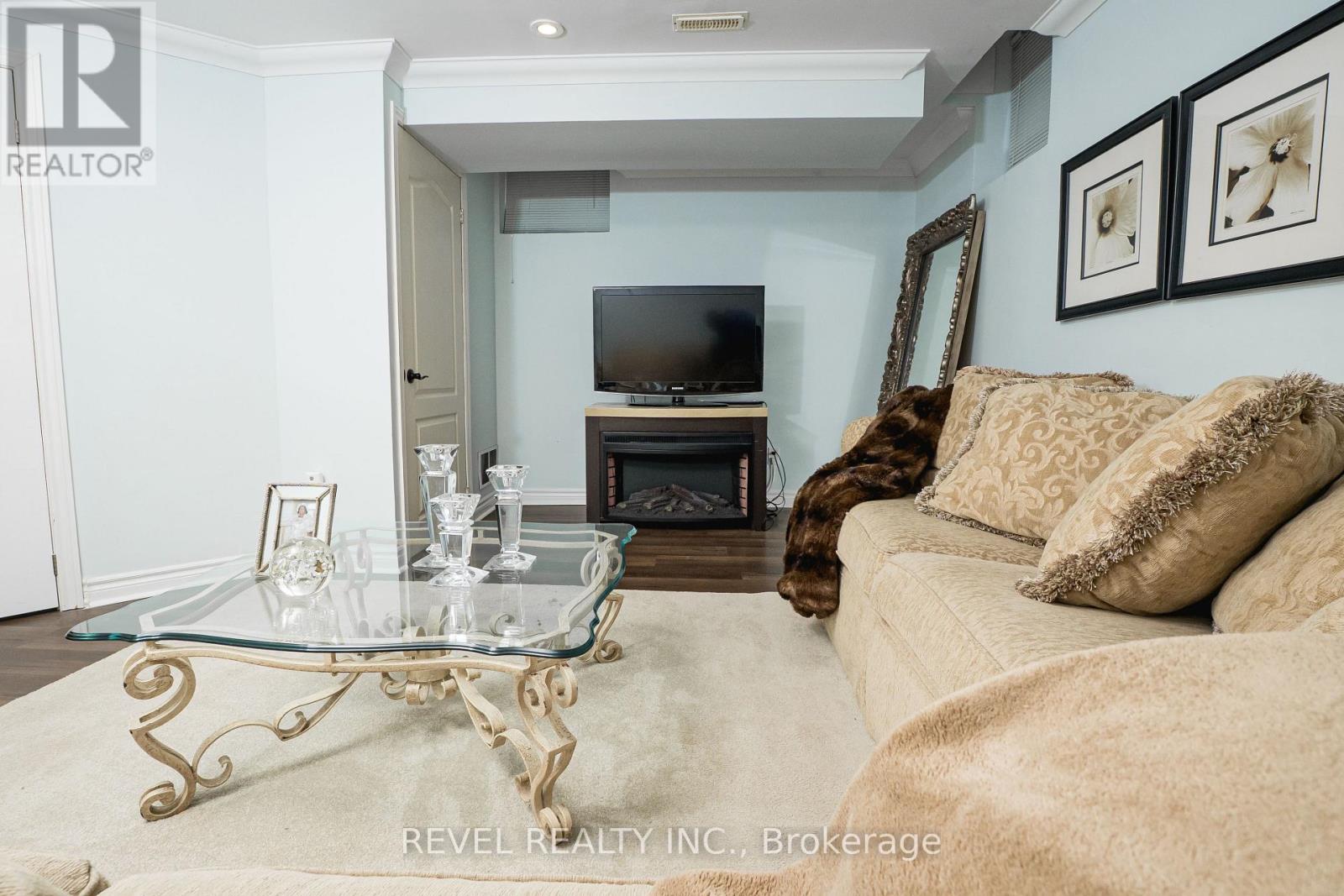 Photo 31 of 97 Cordgrass Crescent, Brampton ON