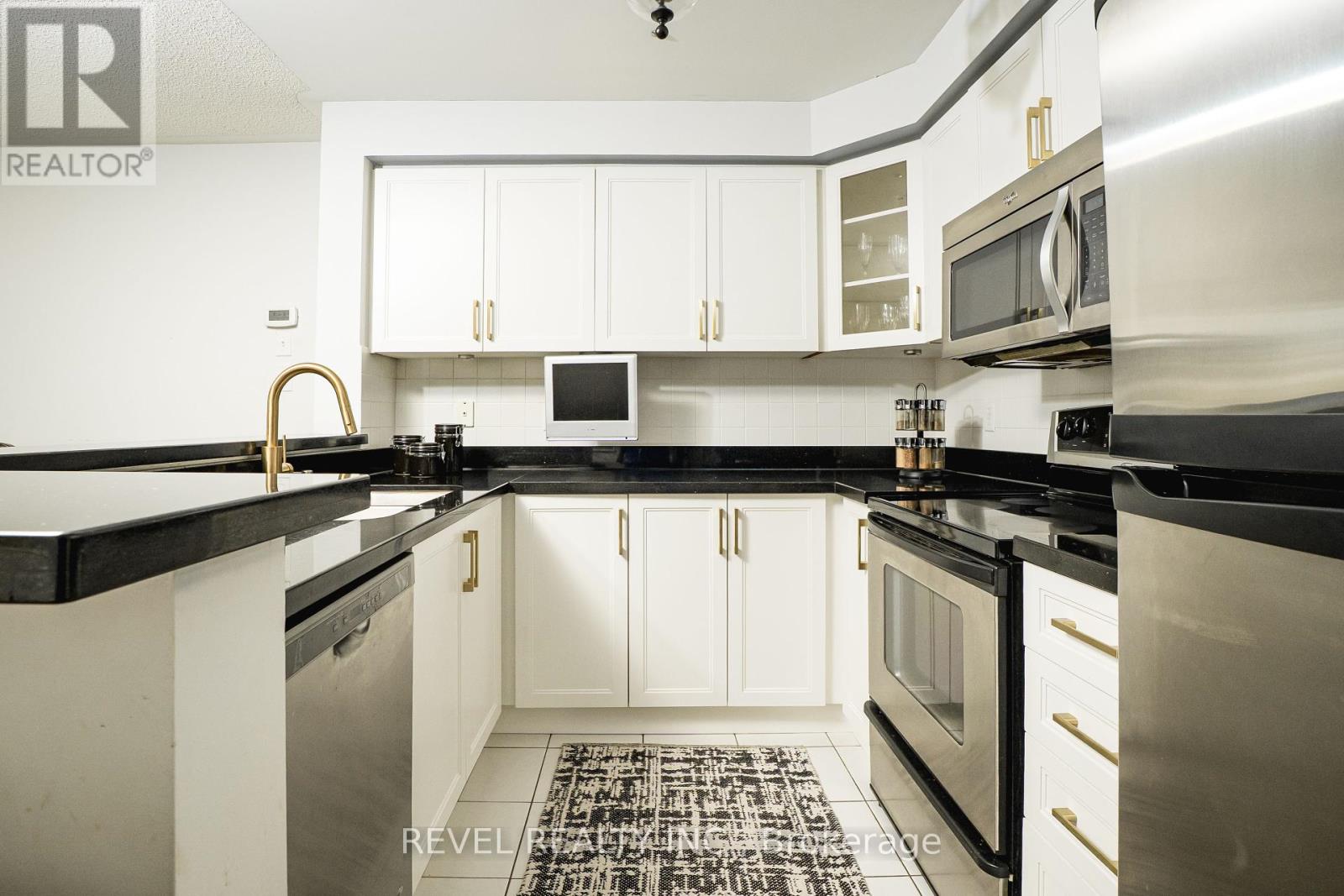 Photo 5 of 97 Cordgrass Crescent, Brampton ON