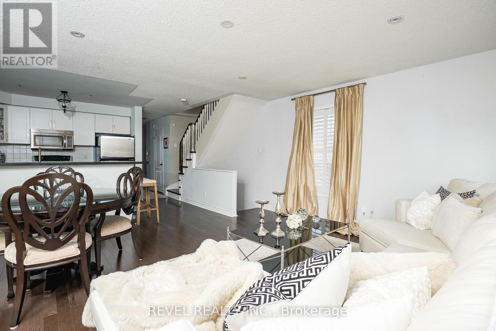 Photo 7 of 97 Cordgrass Crescent, Brampton ON